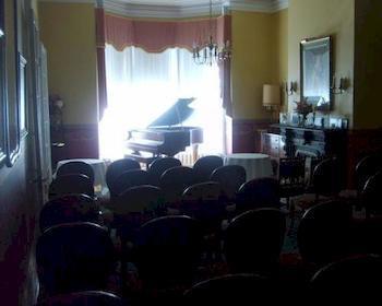Shadow Lawn Inn 4*